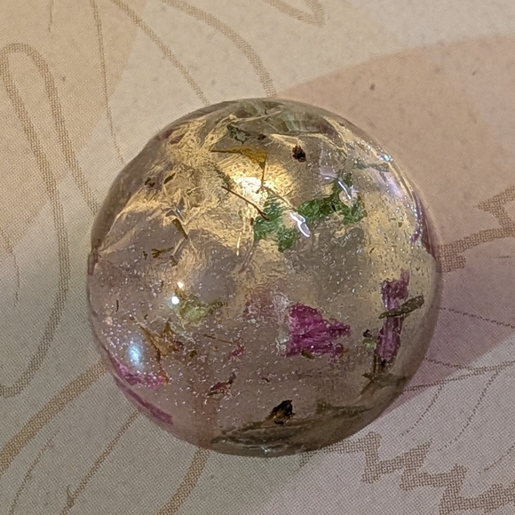 Little Handmade Plant & Floral Resin Sphere - Picture 2 of 4